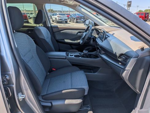 Used 2023 Nissan Rogue SV AWD/4WD image 26