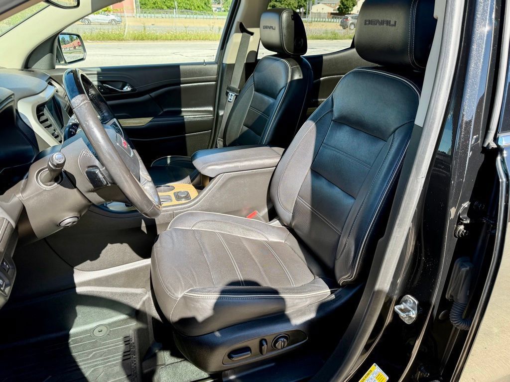 Used 2019 GMC Acadia Denali w/ Technology Package AWD/4WD image 27