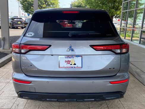 Used 2023 Mitsubishi Outlander SE Black Edition AWD/4WD image 6