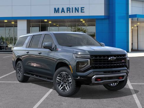 New 2026 Chevrolet Suburban Z71 w/ Comfort Package AWD/4WD image 7