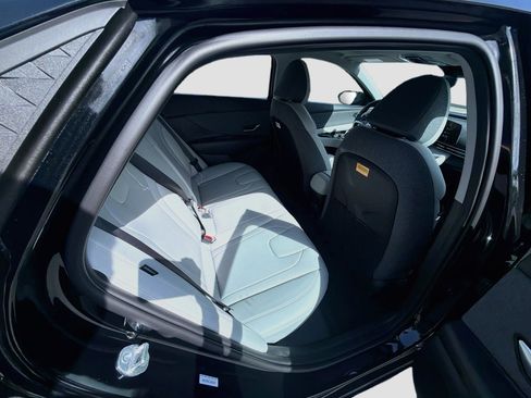 New 2026 Hyundai Elantra Limited FWD image 19