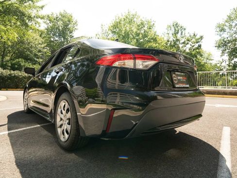 Used 2021 Toyota Corolla LE FWD image 6