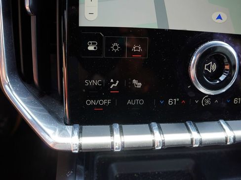 Used 2025 GMC Acadia Elevation w/ Elevation Premium Package AWD/4WD image 6