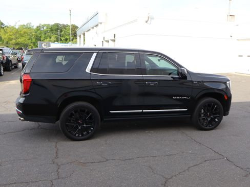 Used 2022 GMC Yukon Denali w/ Denali Ultimate Package AWD/4WD image 11