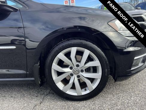 Used 2018 Volkswagen Golf SEL image 5