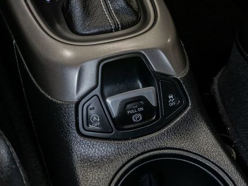 Used 2021 Jeep Compass Latitude AWD/4WD image 23