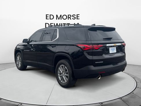 Used 2023 Chevrolet Traverse LT image 3