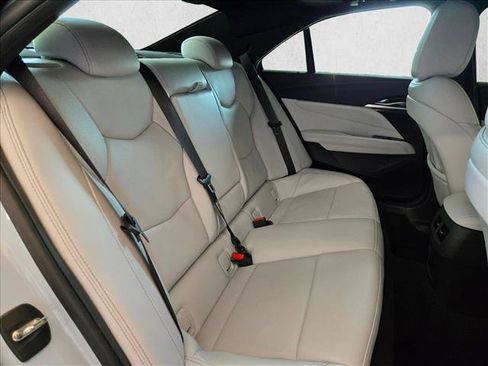 Used 2022 Cadillac CT4 Premium Luxury RWD image 19
