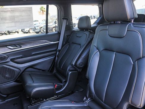 New 2026 Jeep Grand Cherokee L Limited AWD/4WD image 19