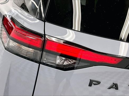 New 2025 Nissan Pathfinder Platinum w/ Lighting Package (N93) AWD/4WD image 18