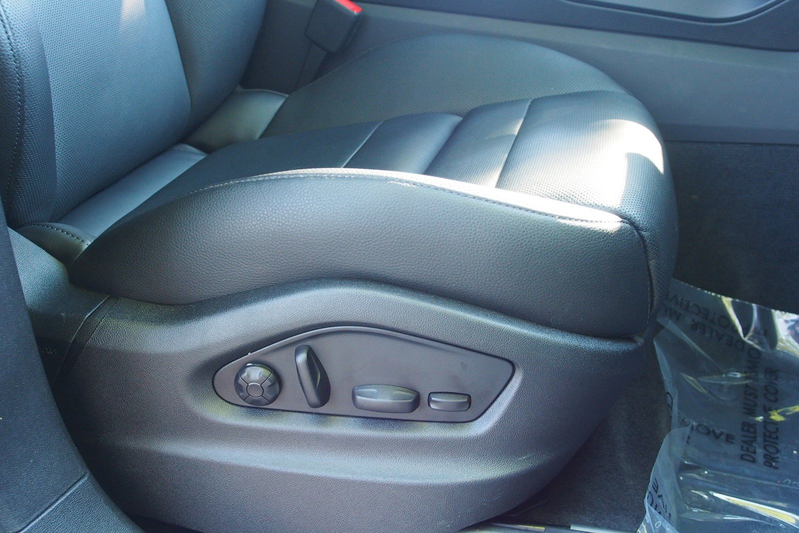 Used 2024 Porsche Cayenne AWD/4WD image 12