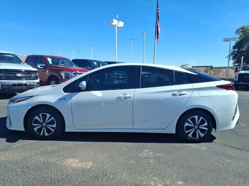 Used 2019 Toyota Prius Prime Premium image 7