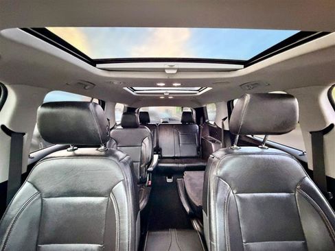 Used 2019 Chevrolet Traverse Premier AWD/4WD image 32