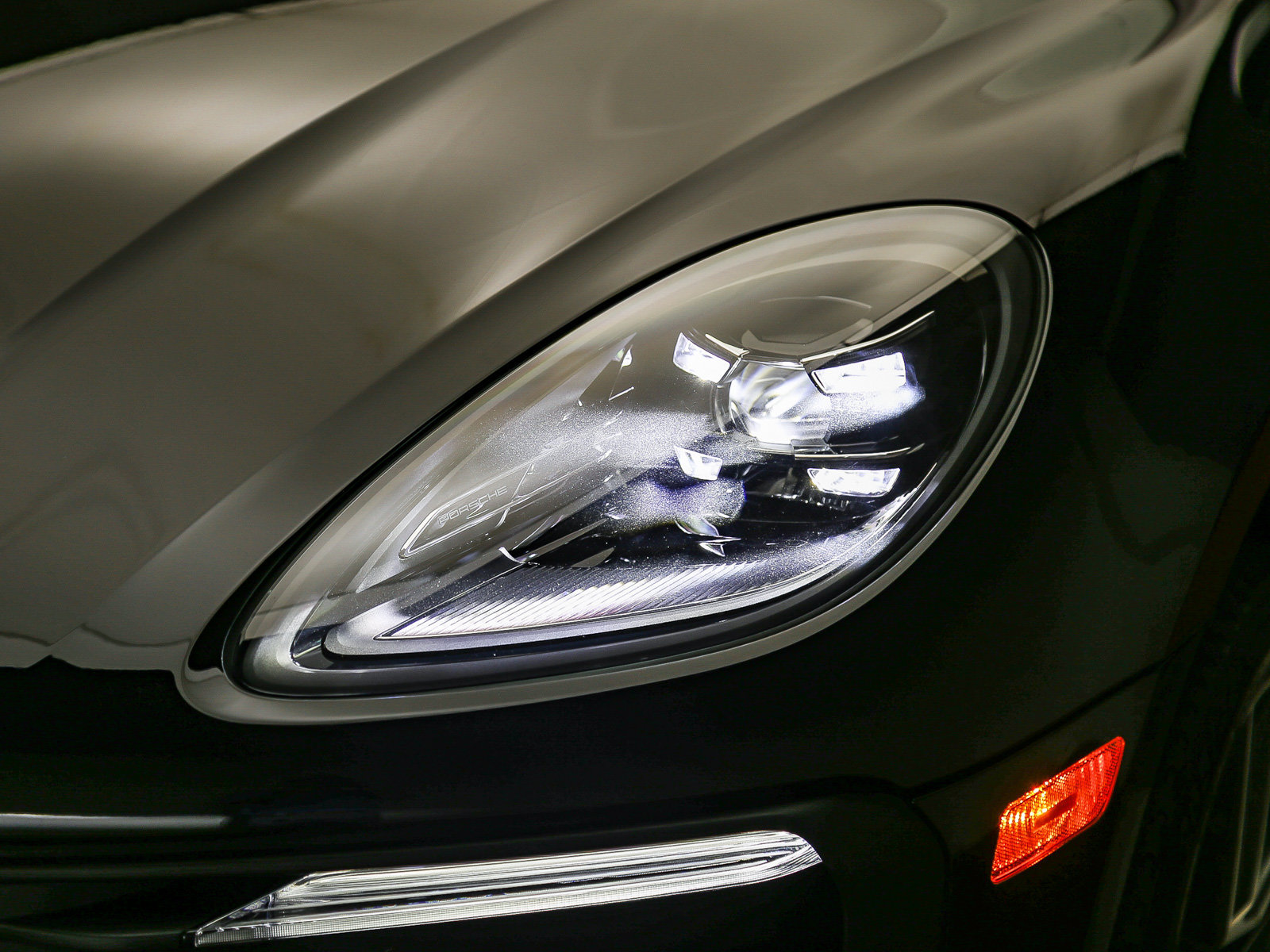 Certified 2026 Porsche Macan AWD/4WD image 11