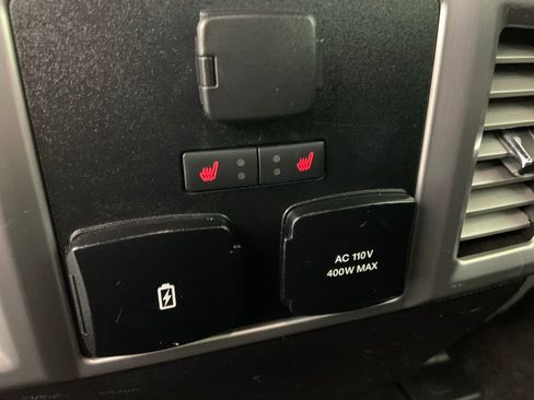 Used 2018 Ford F150 Platinum w/ Equipment Group 701A Luxury image 23