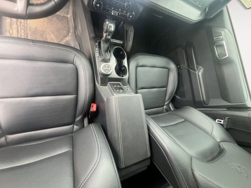 Certified 2025 Ford Bronco Big Bend w/ Black Diamond Package AWD/4WD image 11