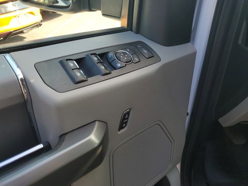 Used 2021 Ford F250 XLT w/ XLT Premium Package image 17