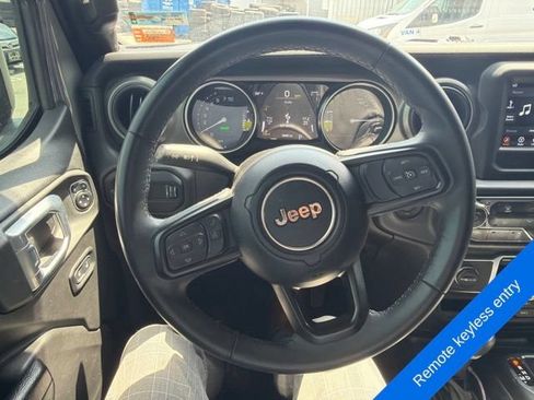 Used 2023 Jeep Wrangler Unlimited AWD/4WD image 10