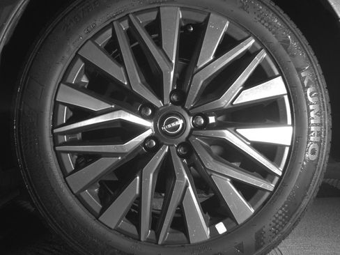 Used 2025 Nissan Altima 2.5 SV image 14