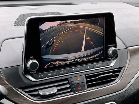 Used 2024 Nissan Altima 2.5 SV image 13