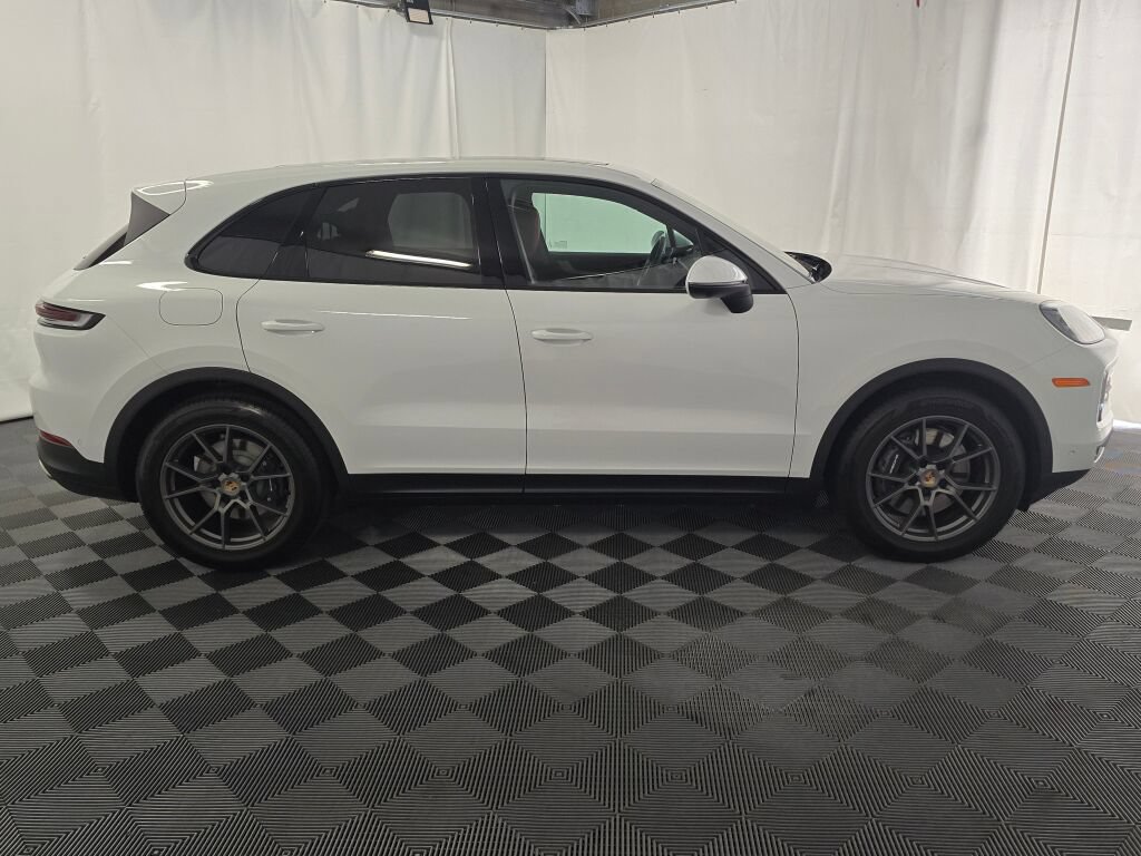 Certified 2026 Porsche Cayenne AWD/4WD image 8
