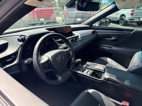Used 2021 Lexus ES 300h w/ Premium Package FWD image 10