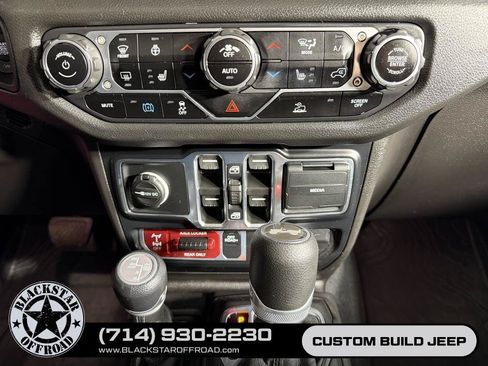 Used 2024 Jeep Wrangler Unlimited AWD/4WD image 22