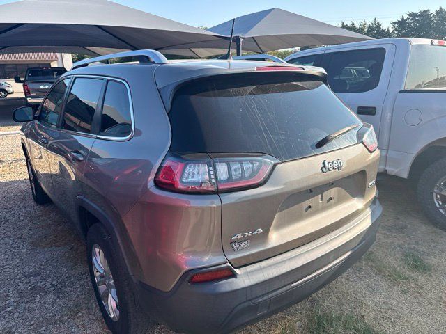 Used 2019 Jeep Cherokee Latitude w/ Cold Weather Group AWD/4WD image 6