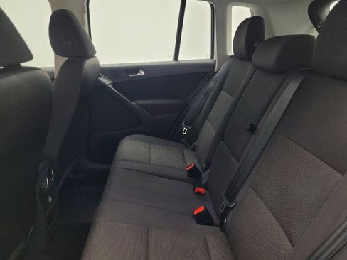 Used 2018 Volkswagen Tiguan Limited w/ Premium Package image 18