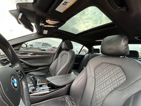 Used 2021 BMW 540i w/ Premium Package image 13