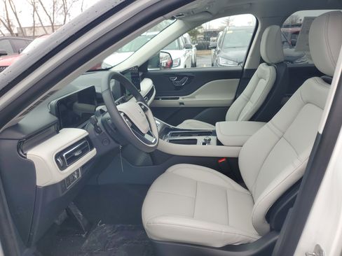 New 2026 Lincoln Aviator Premiere image 11