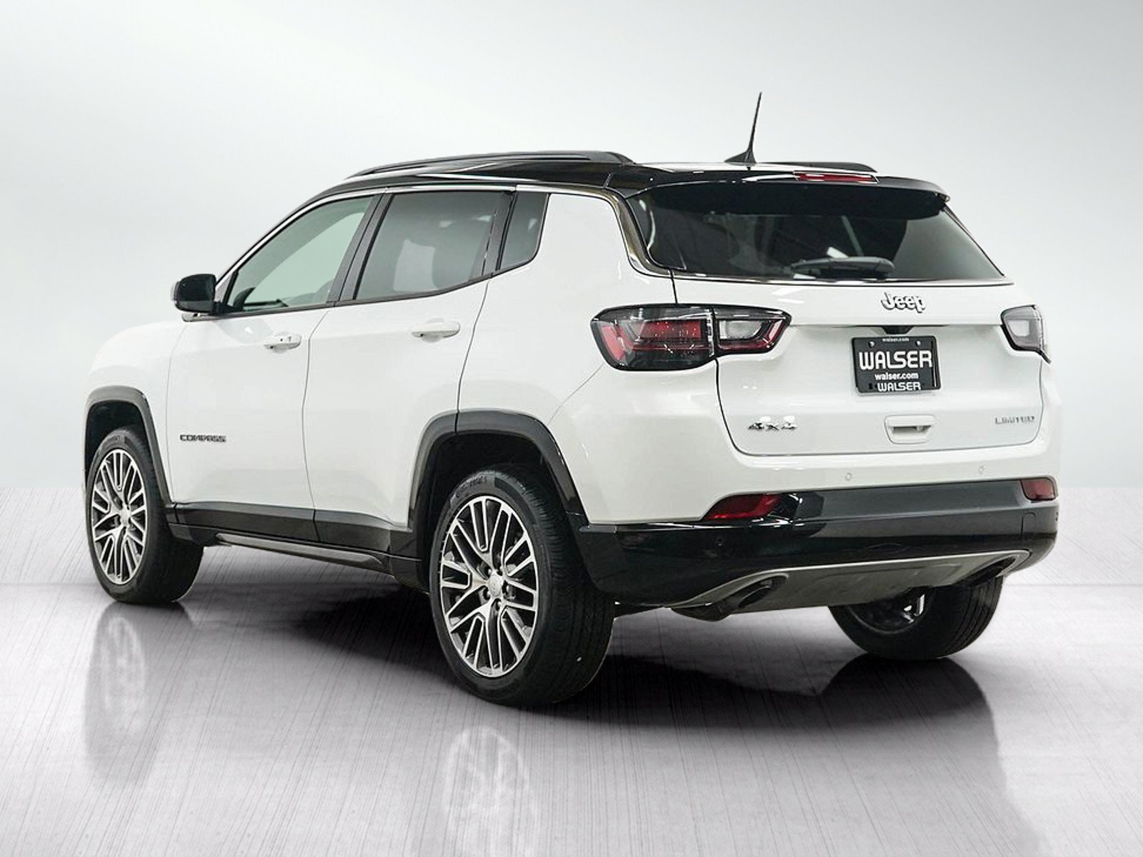 Used 2023 Jeep Compass Limited w/ Elite Group AWD/4WD image 3