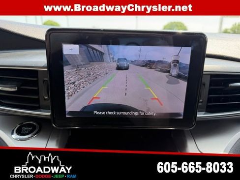 Used 2022 Ford Explorer XLT w/ Equipment Group 202A AWD/4WD image 23
