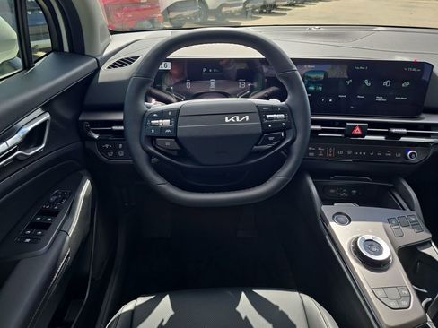 New 2026 Kia Sportage EX image 14