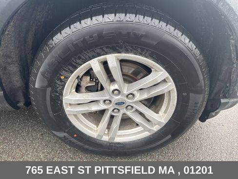Used 2022 Ford Explorer XLT AWD/4WD image 32