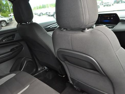 Used 2024 Chevrolet TrailBlazer LT AWD/4WD image 25