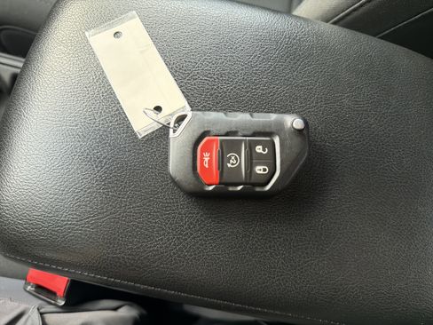 Used 2023 Jeep Gladiator Sport AWD/4WD image 30