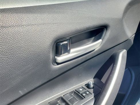 Used 2021 Toyota Corolla SE image 19