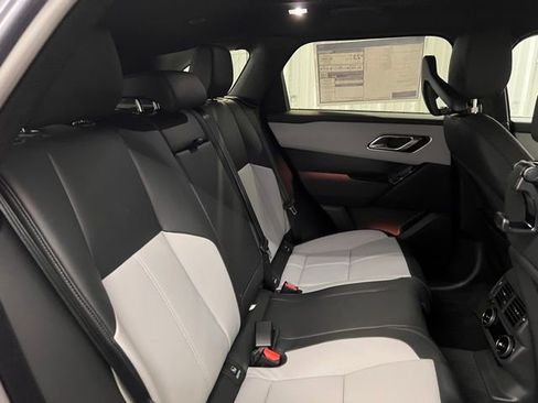 Used 2026 Land Rover Range Rover Velar Dynamic SE AWD/4WD image 16