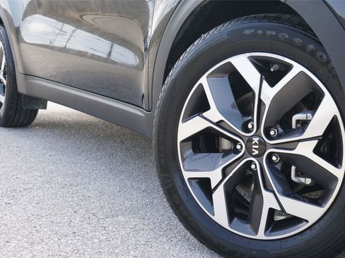 Used 2021 Kia Sportage EX FWD image 2