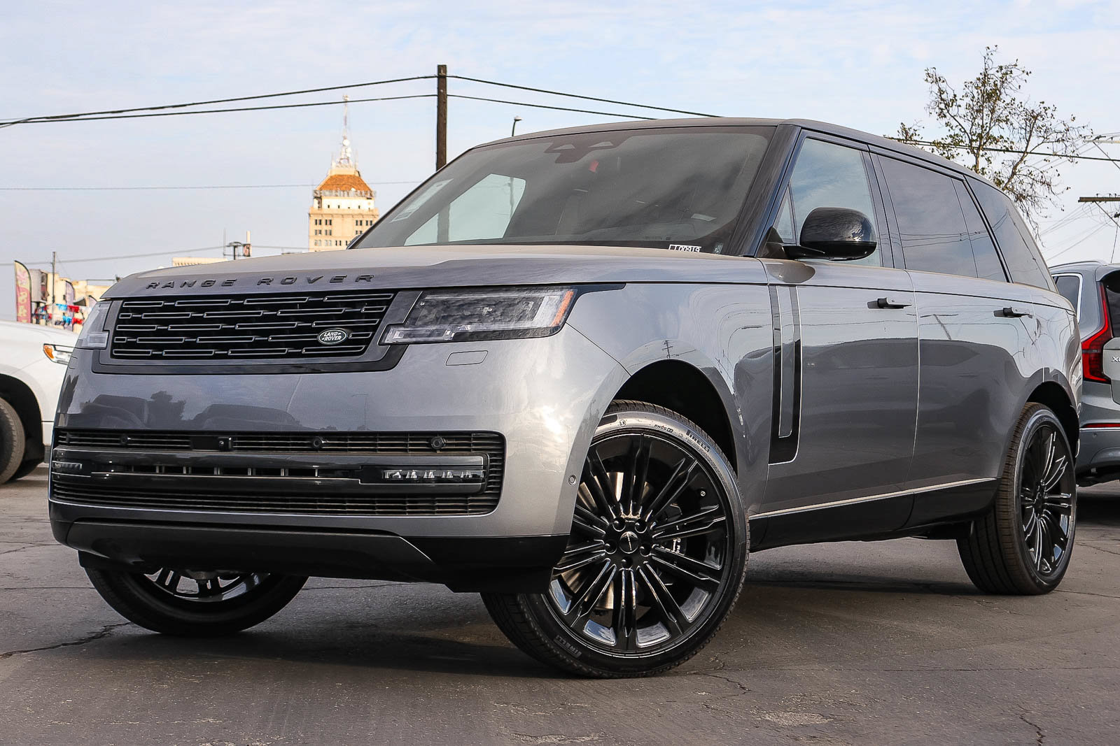 New 2026 Land Rover Range Rover Long Wheelbase SE AWD/4WD image 1