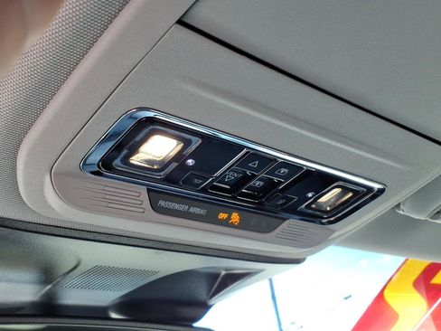 Used 2022 Lincoln Corsair Standard w/ Premium Package image 24