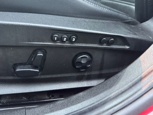 Used 2017 Alfa Romeo Giulia Ti w/ TI 19" Sport Package image 30