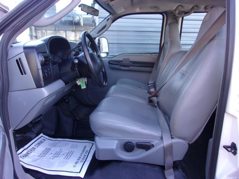 Used 2006 Ford F350 XL image 12