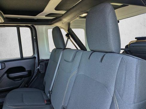Used 2024 Jeep Wrangler Unlimited Sport AWD/4WD image 19