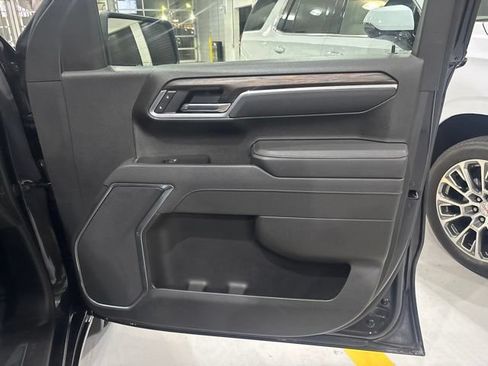 Used 2025 GMC Sierra 1500 SLT AWD/4WD image 39