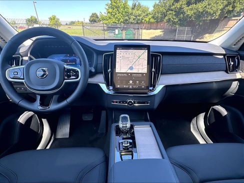 New 2026 Volvo XC90 T8 Plus w/ Protection Package AWD/4WD image 7