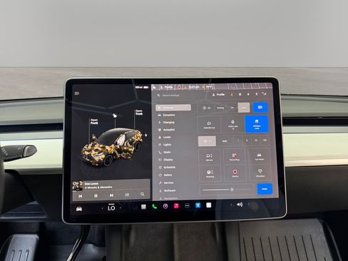 Used 2021 Tesla Model Y Long Range AWD/4WD image 18