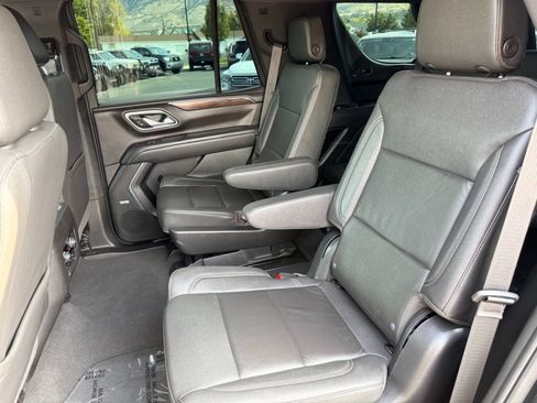 Used 2022 Chevrolet Tahoe LT w/ Luxury Package AWD/4WD image 25