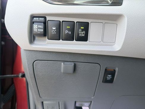 Used 2016 Toyota Sienna XLE w/ XLE Navigation Package AWD/4WD image 13